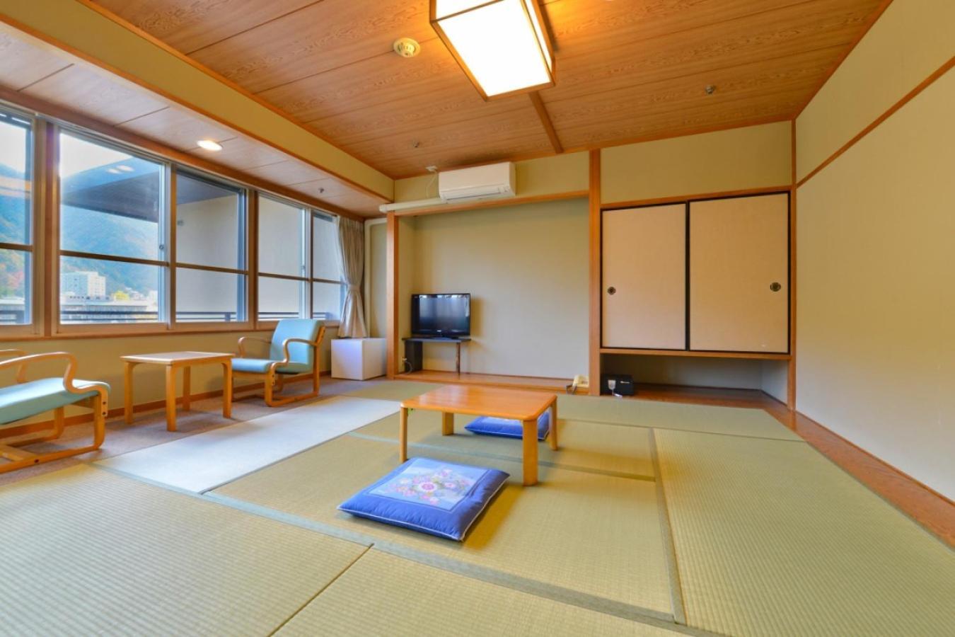 传统日式旅馆 Ooedo Onsen Monogatari Shinshu Kakeyu 3*