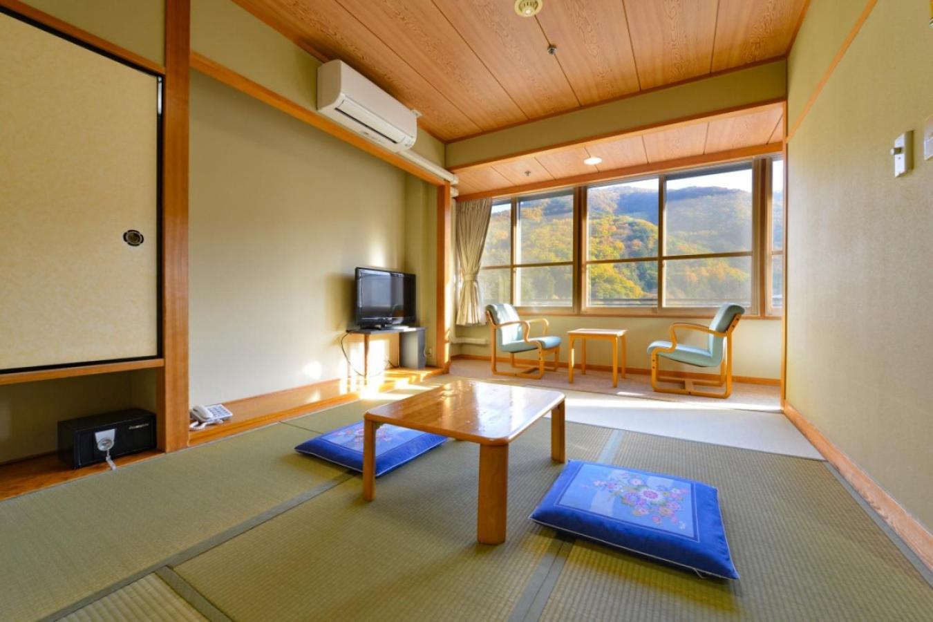 Ooedo Onsen Monogatari Shinshu Kakeyu 3* 上田市
