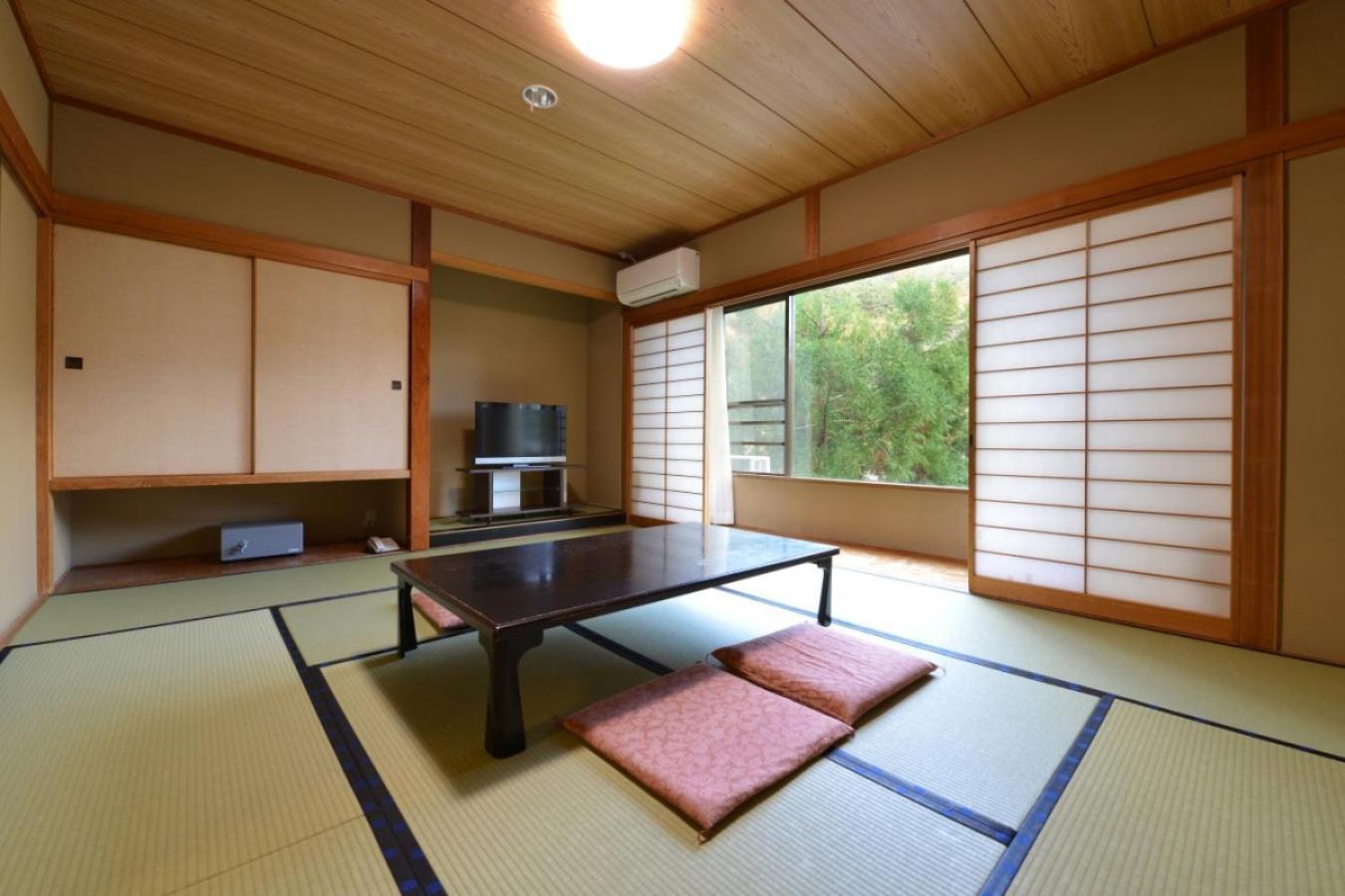 传统日式旅馆 Ooedo Onsen Monogatari Shinshu Kakeyu 3*