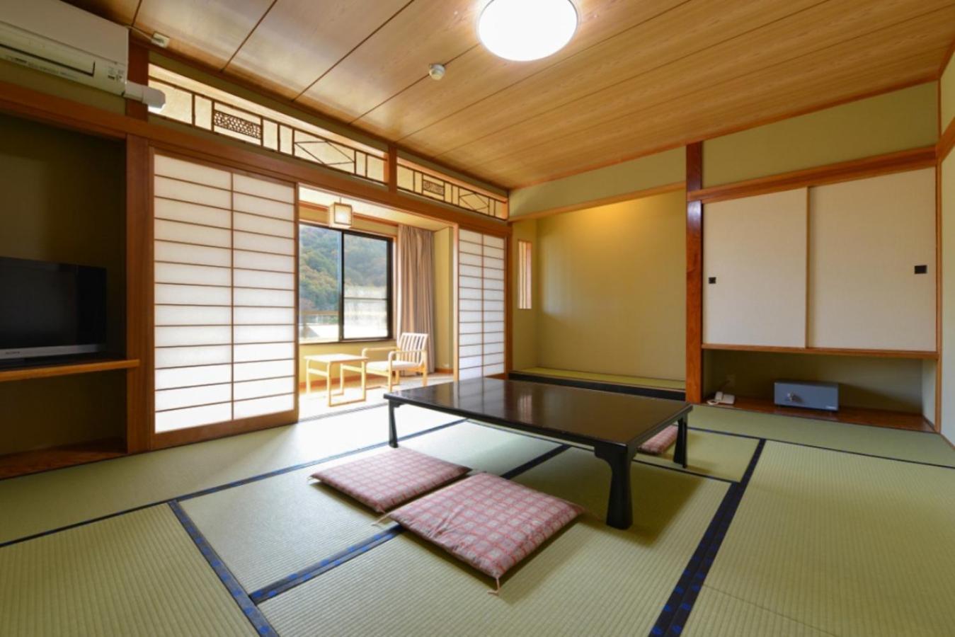 传统日式旅馆 Ooedo Onsen Monogatari Shinshu Kakeyu 3*