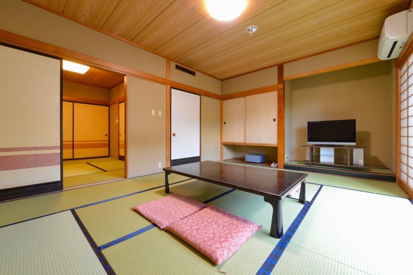 传统日式旅馆 Ooedo Onsen Monogatari Shinshu Kakeyu 上田市
